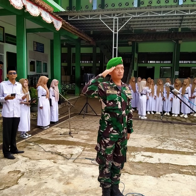 Upacara Hari Pahlawan Nasional 2025 di MTs Sunan Muria Kelet : Menghormati Jasa Pahlawan